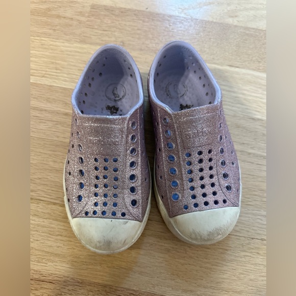 Purple sparkly natives in toddler size 8 - Picture 2 of 5